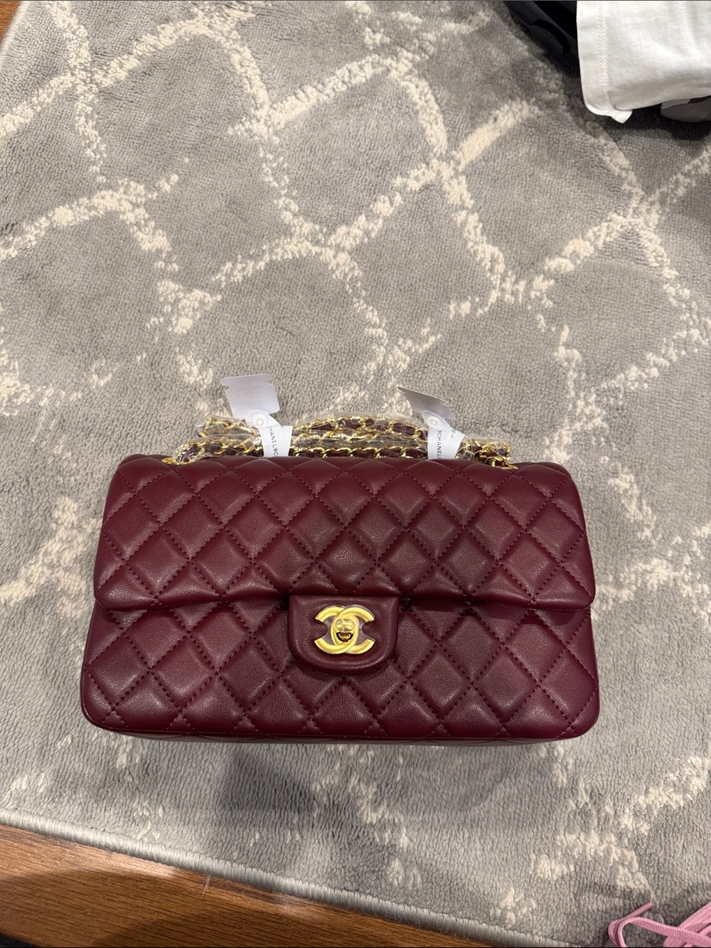 Chanel style maroon and gold small classic flap - Picture 2 of 12